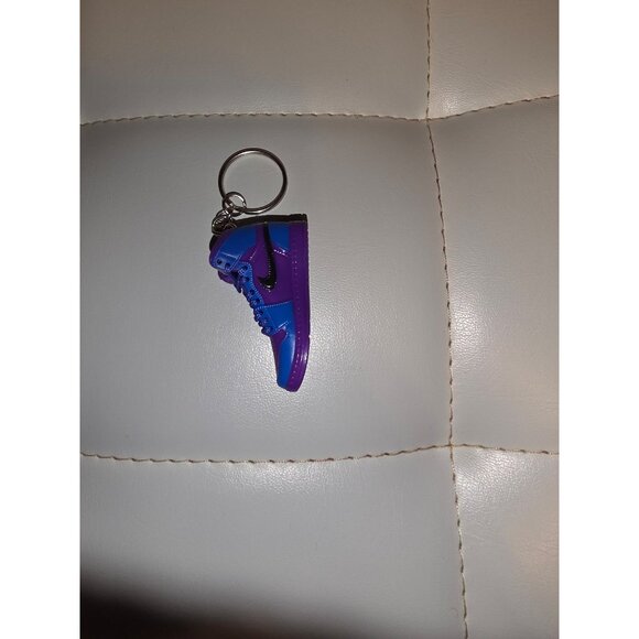 Mini Jordan 1 High Keychain - Picture 1 of 3